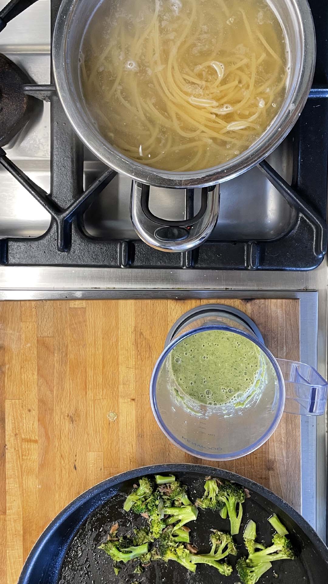 ricetta spaghetti broccoli e alici